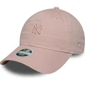 verstellbare-rosa-kappe-fur-damen-mit-gebogenem-schirm-und-rosa-logo-9twenty-mini-washed-der-new-york-yankees-mlb-von-new-era