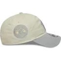 cappellino-curvo-beige-e-grigio-regolabile-da-donna-9twenty-world-series-cooperstown-dei-new-york-yankees-mlb-di-new-era