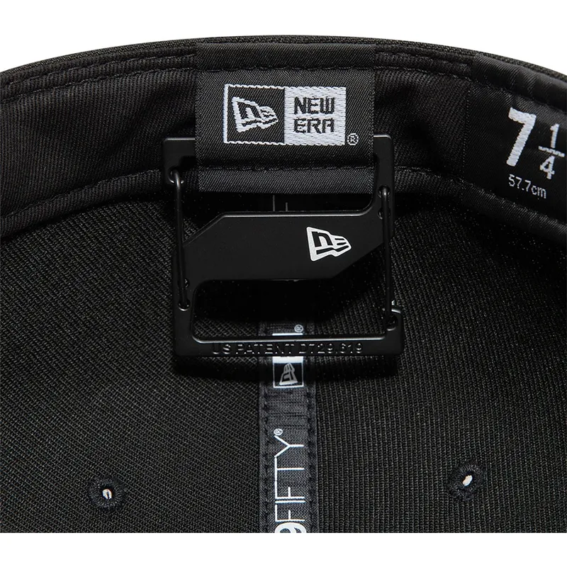 svart-clip-fran-new-era