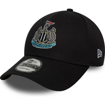 Verstellbare schwarze 9FORTY Core Kappe mit gebogenem Schirm von Newcastle United Football Club Premier League von New Era