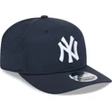 granatowa-czapka-z-daszkiem-snapback-9seventy-stretch-snap-perf-new-york-yankees-mlb-marki-new-era
