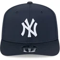 granatowa-czapka-z-daszkiem-snapback-9seventy-stretch-snap-perf-new-york-yankees-mlb-marki-new-era