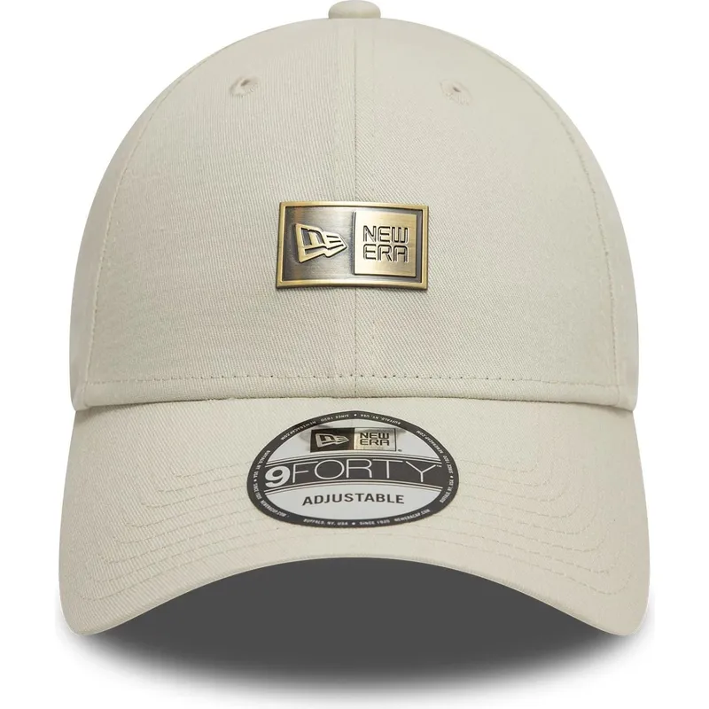 cappellino-curvo-beige-regolabile-9forty-badge-di-new-era