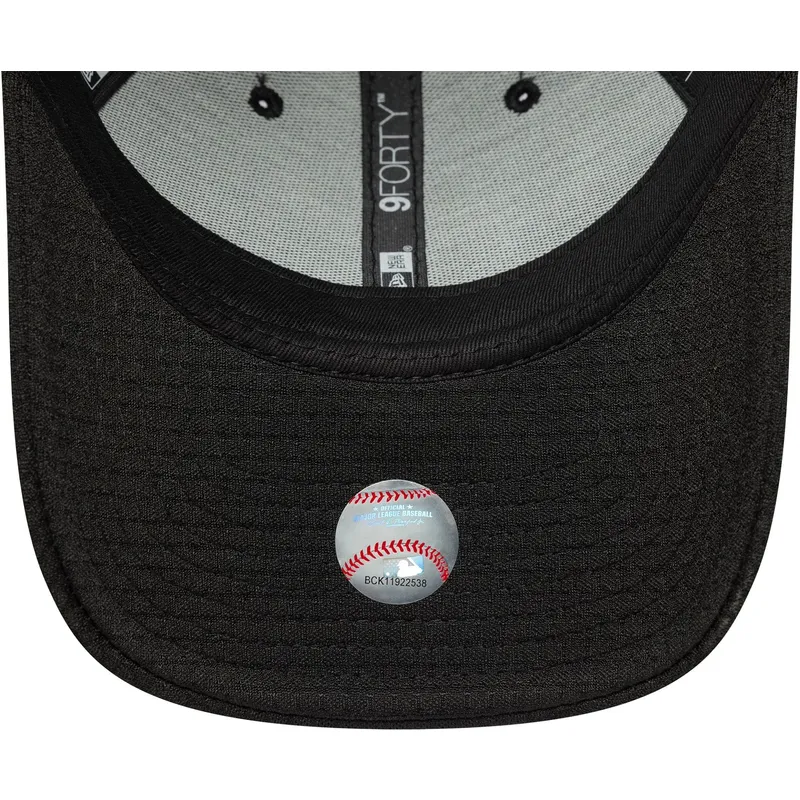 czarna-zakrzywiona-czapka-snapback-z-czarnym-logo-9forty-flawless-mesh-new-york-yankees-mlb-new-era