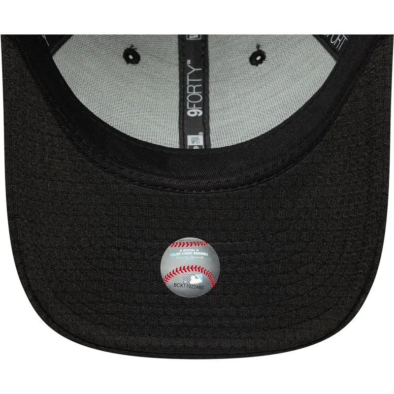 cappellino-curvo-nero-snapback-9forty-flawless-mesh-di-new-york-yankees-mlb-di-new-era