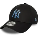 schwarze-verstellbare-curved-cap-mit-blauem-logo-9forty-ombre-infill-der-new-york-yankees-mlb-von-new-era