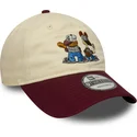 beige-und-weinrote-verstellbare-curved-cap-9twenty-garfield-und-odie-von-new-era