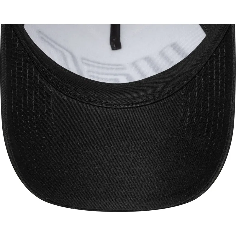 weisse-und-schwarze-gebogene-kappe-a-frame-core-von-ufc-ultimate-fighting-championship-von-new-era