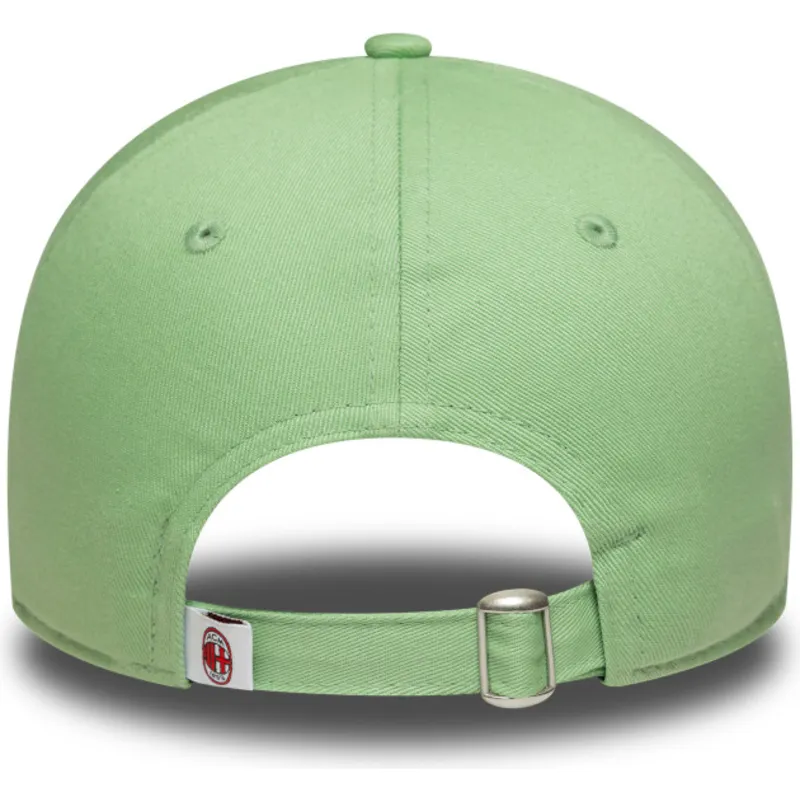 grune-hellgrune-verstellbare-curved-cap-fur-damen-9twenty-bear-von-ac-milan-serie-a-von-new-era