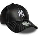 schwarze-gebogene-verstellbare-damenkappe-9forty-topstitch-pu-der-new-york-yankees-mlb-von-new-era