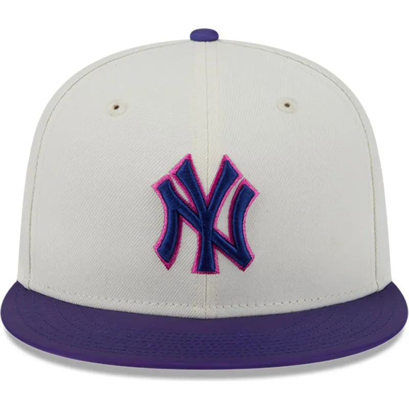 cappello-piatto-beige-e-viola-aderente-59fifty-clr-dvlp-dei-new-york-yankees-mlb-di-new-era