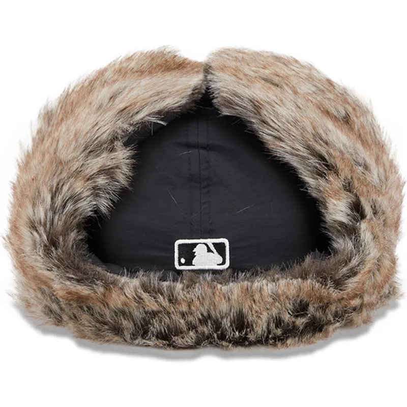 schwarze-enganliegende-59fifty-winter-dog-ear-flatcap-der-new-york-yankees-mlb-von-new-era