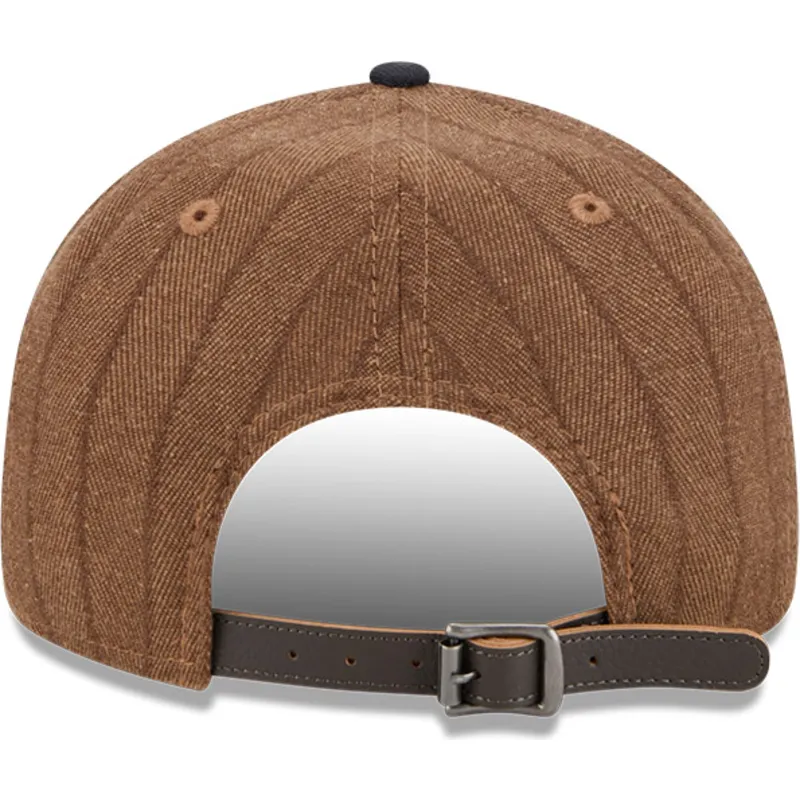 braune-und-marineblaue-verstellbare-flache-kappe-9fifty-retro-crown-wool-pinstripe-der-boston-red-sox-mlb-von-new-era braune-und-marineblaue-verstellbare-flache-kappe-9fifty-retro-crown-wool-pinstripe-der-boston-red-sox-mlb-von-new-era