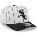 cappellino-curvo-bianco-e-nero-snapback-9fifty-a-frame-satin-pinstripe-dei-chicago-white-sox-mlb-di-new-era