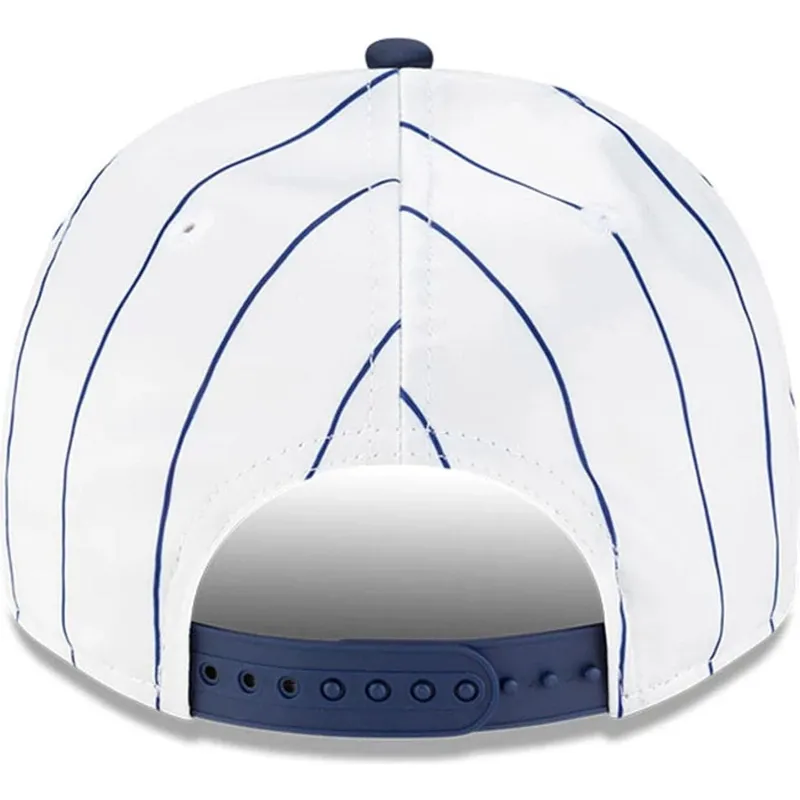 biala-i-niebieska-czapka-z-zakrzywionym-daszkiem-typu-snapback-9fifty-a-frame-satin-pinstripe-los-angeles-dodgers-mlb-od-new-era