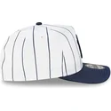 biala-i-granatowa-czapka-z-zakrzywionym-daszkiem-snapback-9fifty-a-frame-satin-pinstripe-new-york-yankees-mlb-od-new-era