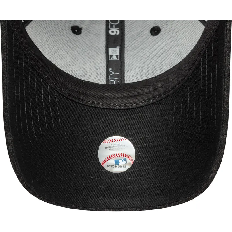czarna-czapka-z-daszkiem-snapback-9forty-melton-wool-new-york-yankees-mlb-marki-new-era