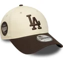 cappellino-beige-e-marrone-con-visiera-curva-regolabile-9forty-side-patch-dei-los-angeles-dodgers-mlb-di-new-era