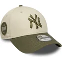 beige-och-gron-justerbar-9forty-side-patch-keps-new-york-yankees-mlb-fran-new-era