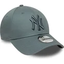 cappellino-grigio-regolabile-con-visiera-curva-e-logo-grigio-9forty-league-essential-dei-new-york-yankees-mlb-di-new-era