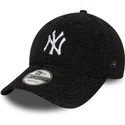 czarna-regulowana-czapka-z-zakrzywionym-daszkiem-9forty-winter-borg-new-york-yankees-mlb-new-era