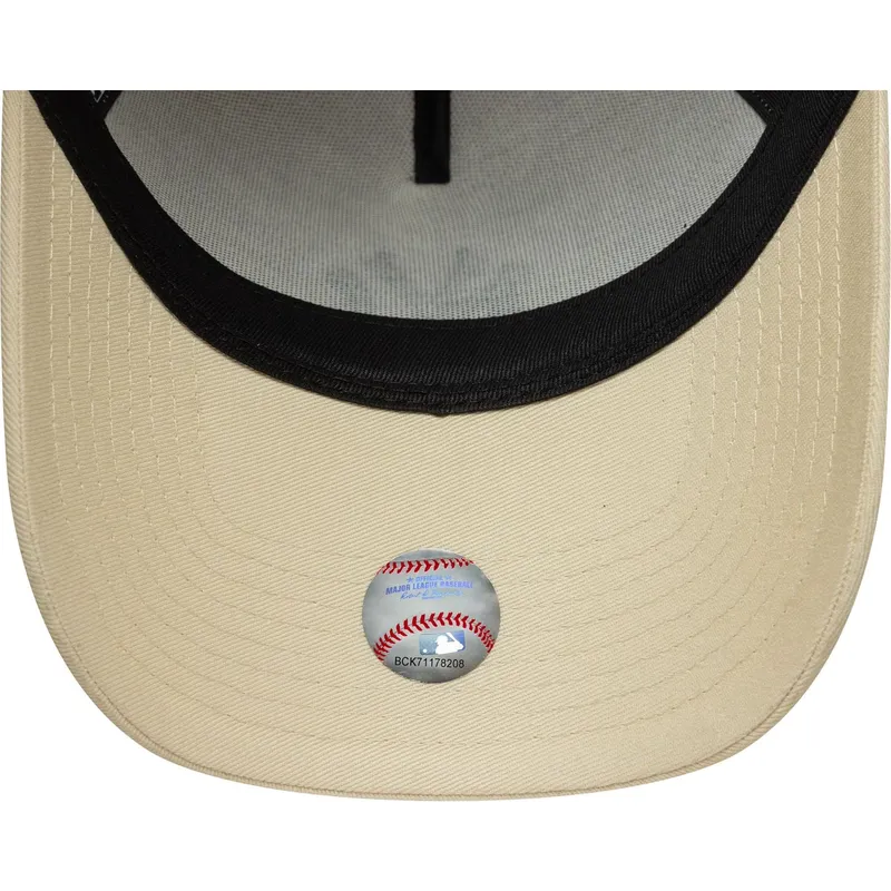 beige-bojd-skarm-snapback-9forty-e-frame-side-patch-keps-av-new-york-yankees-mlb-fran-new-era