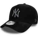 svart-bojd-justerbar-keps-9forty-e-frame-cord-fran-new-york-yankees-mlb-av-new-era