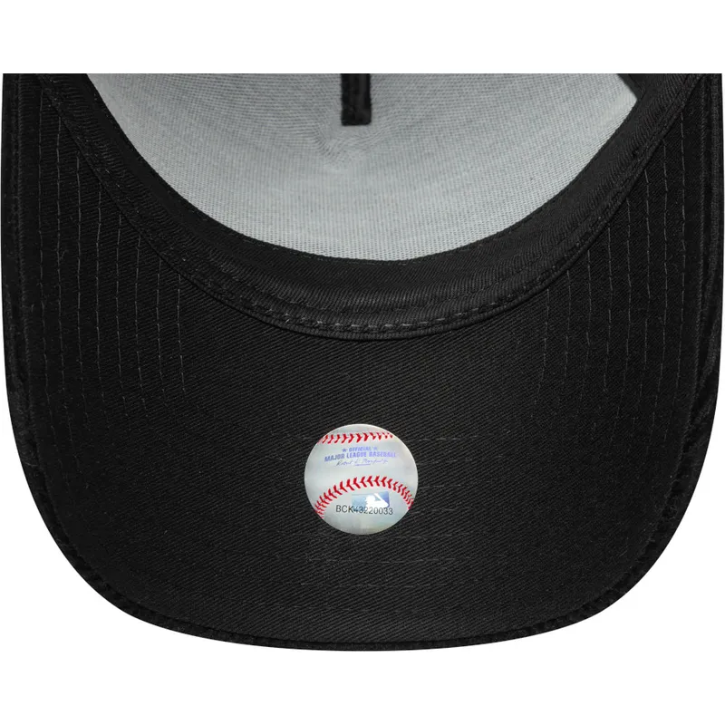 justerbar-svart-bojd-keps-9forty-e-frame-cord-new-york-yankees-mlb-fran-new-era