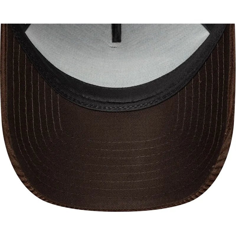 braune-gebogene-snapback-kappe-9forty-e-frame-patch-cord-von-new-era