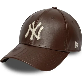 Regulowana brązowa czapka z zakrzywionym daszkiem 9FORTY M-Crown Img Leather New York Yankees MLB od New Era