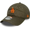 grune-verstellbare-curved-cap-mit-orangefarbenem-logo-9twenty-quilted-der-los-angeles-dodgers-mlb-von-new-era