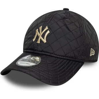 Czarna zakrzywiona czapka z regulacją i beżowym logo 9TWENTY Quilted New York Yankees MLB od New Era
