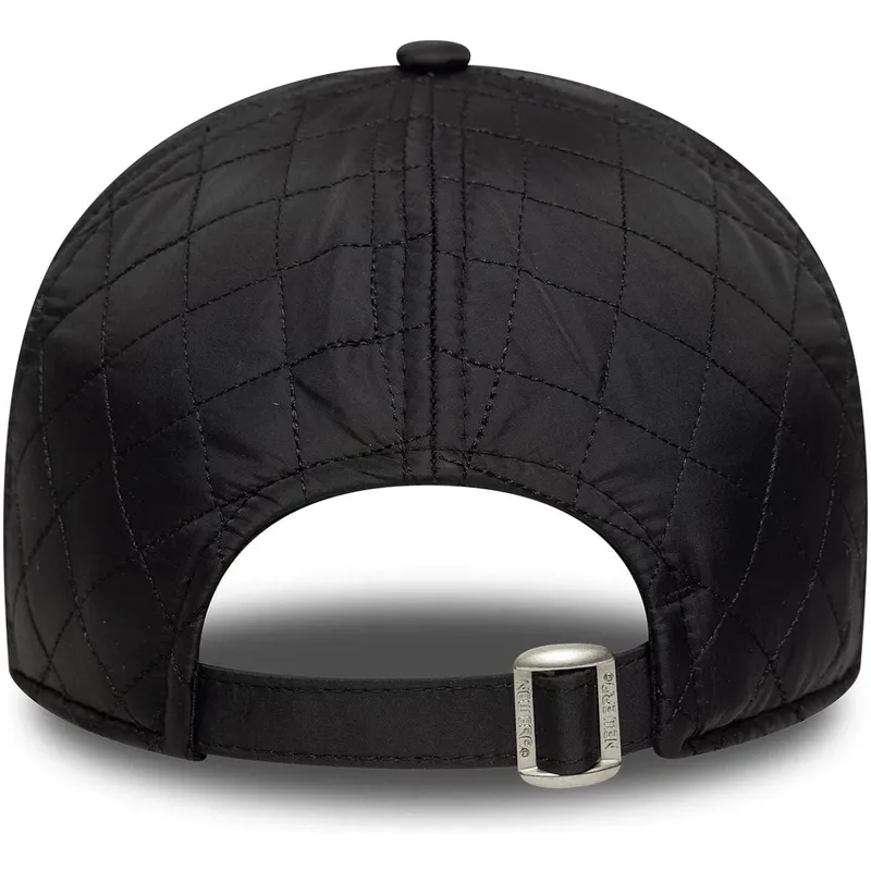 cappello-nero-regolabile-con-visiera-curva-e-logo-beige-9twenty-quilted-dei-new-york-yankees-mlb-di-new-era