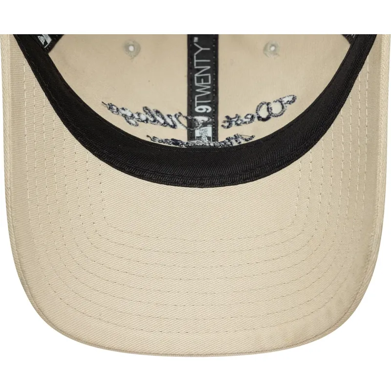 gorra-curva-beige-ajustable-west-village-9twenty-wordmark-de-new-era