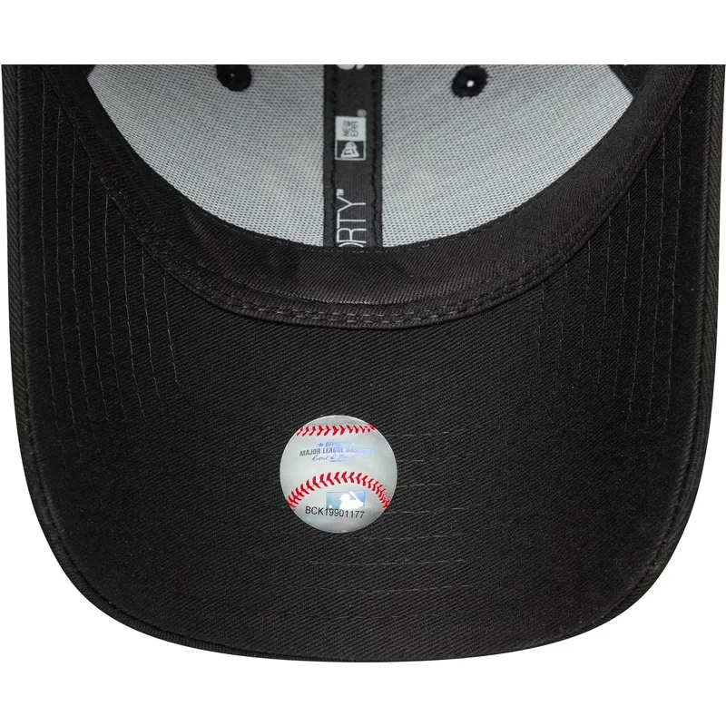 czarna-regulowana-czapka-z-zakrzywionym-daszkiem-dla-kobiet-9forty-metallic-logo-new-york-yankees-mlb-new-era