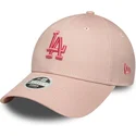 rozowa-zakrzywiona-czapka-z-daszkiem-dla-kobiet-z-rozowym-logo-9forty-league-essential-los-angeles-dodgers-mlb-od-new-era