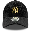 cappellino-curvo-nero-regolabile-da-donna-con-logo-giallo-9forty-leo-velour-metallic-dei-new-york-yankees-mlb-di-new-era