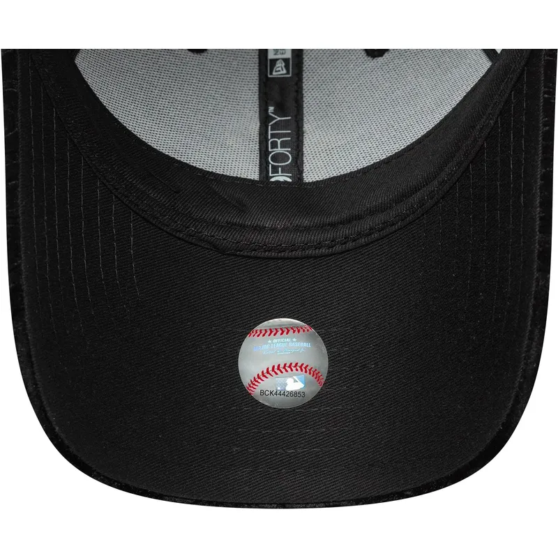 cappellino-con-visiera-curva-nero-regolabile-da-donna-con-logo-giallo-9forty-leo-velour-metallic-di-new-york-yankees-mlb-di-new-