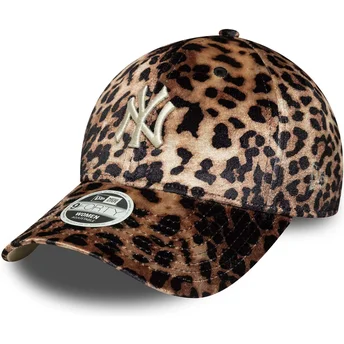 Cappellino curvo leopardo regolabile per donna 9FORTY Leo Velour dei New York Yankees MLB di New Era