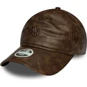 cappellino-curvo-marrone-regolabile-da-donna-con-logo-marrone-9twenty-worn-pu-dei-new-york-yankees-mlb-di-new-era