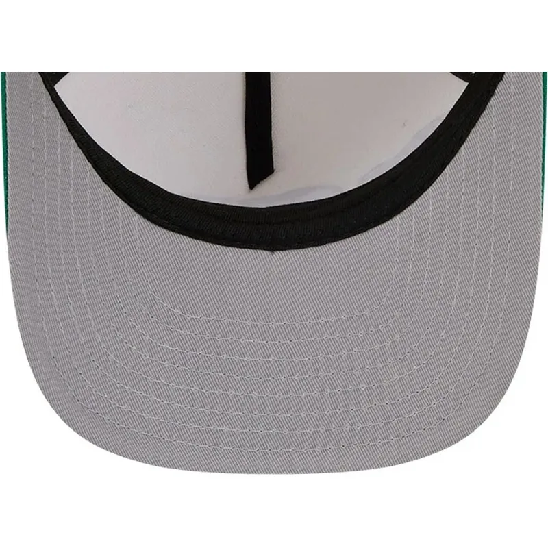 beige-und-grune-gebogene-snapback-kappe-9fifty-a-frame-precurved-hardwood-classics-der-boston-celtics-nba-von-new-era