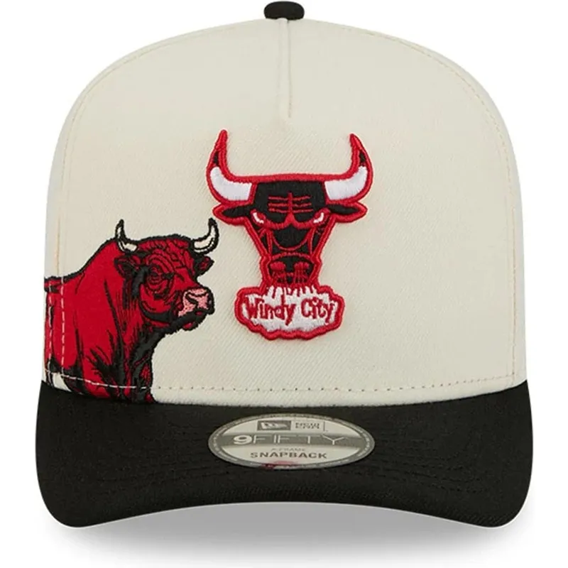 cappellino-curvo-beige-e-nero-snapback-9fifty-a-frame-precurved-hardwood-classics-dei-chicago-bulls-nba-di-new-era