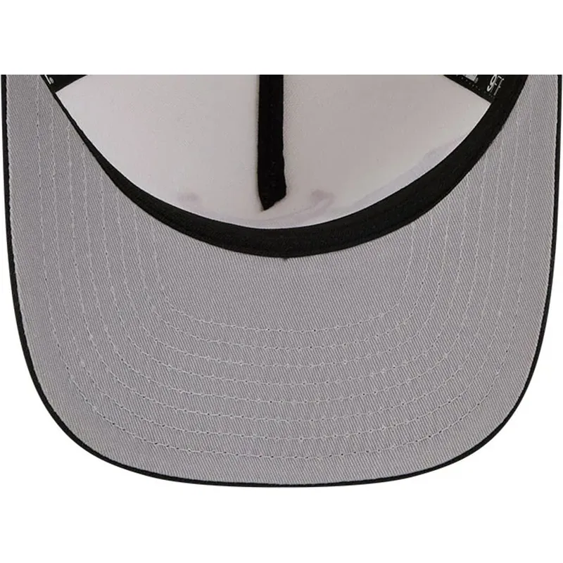 cappellino-curvo-beige-e-nero-snapback-9fifty-a-frame-precurved-hardwood-classics-dei-chicago-bulls-nba-di-new-era