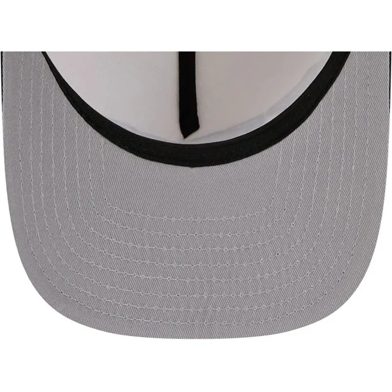 beige-und-schwarze-gebogene-snapback-kappe-9fifty-a-frame-precurved-hardwood-classics-der-vancouver-grizzlies-nba-von-new-era