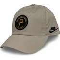 bezowa-regulowana-czapka-z-daszkiem-club-unstructured-organic-cotton-pittsburgh-pirates-mlb-od-nike
