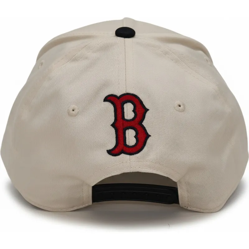 nike-boston-red-sox-mlb-rise-structured-beige-und-schwarze-snapback-cap-mit-gebogenem-schirm