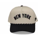 beige-och-svart-bojd-keps-snapback-rise-structured-new-york-yankees-mlb-fran-nike