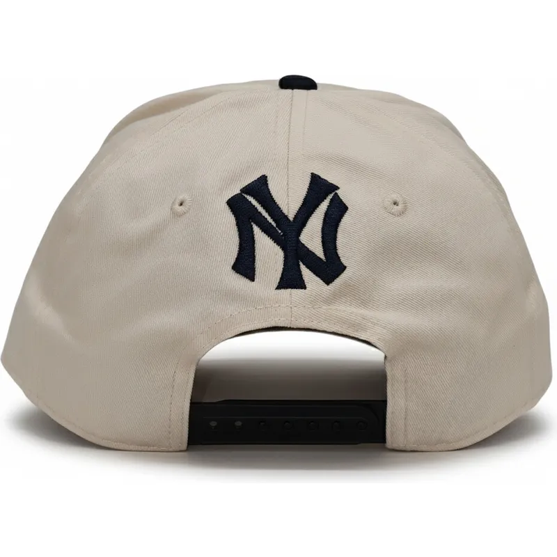 czapka-z-daszkiem-bezowo-czarna-snapback-rise-structured-new-york-yankees-mlb-nike