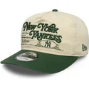 gorra-curva-beige-y-verde-ajustable-19twenty-washed-graphic-de-new-york-yankees-mlb-de-new-era