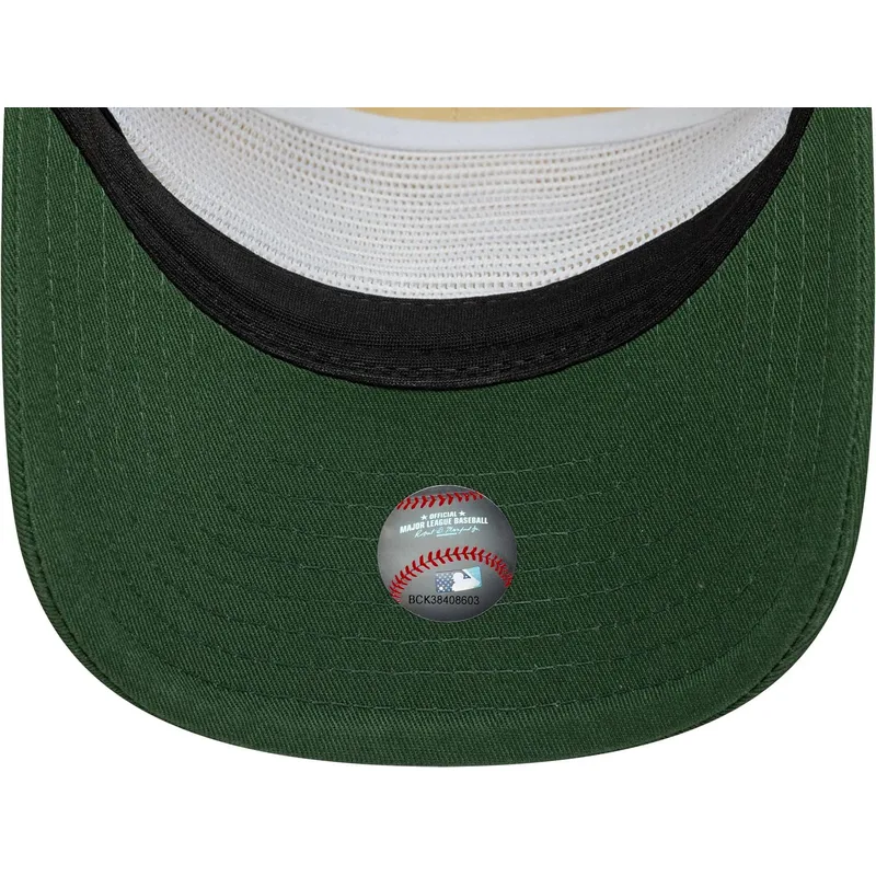 cappellino-curva-beige-e-verde-regolabile-19twenty-washed-graphic-di-new-york-yankees-mlb-di-new-era